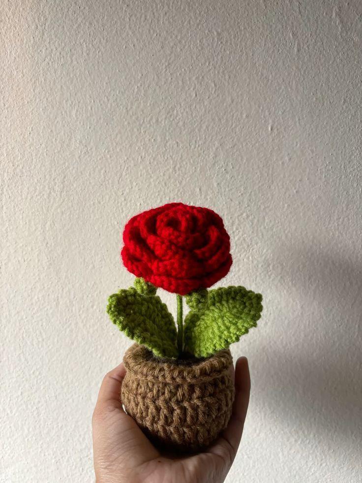 Crimson Rose Pot