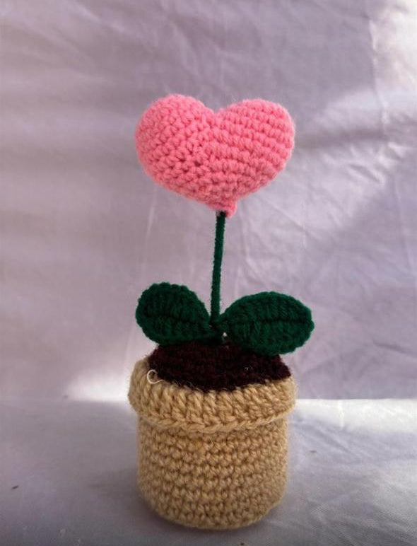 LoveLeaf Heart Pot